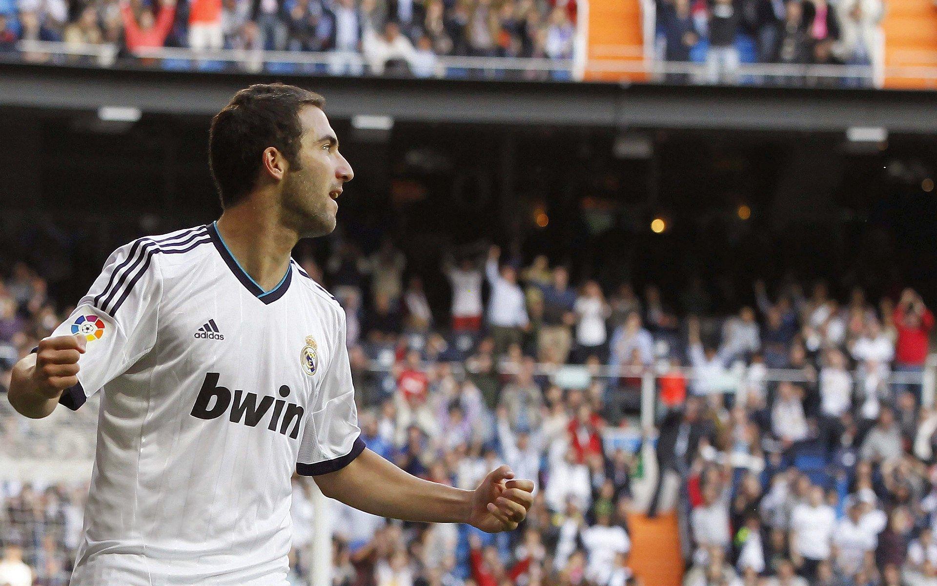 库里狂飙50分率勇士逆转取胜,三分雨浇灭对手反扑希望