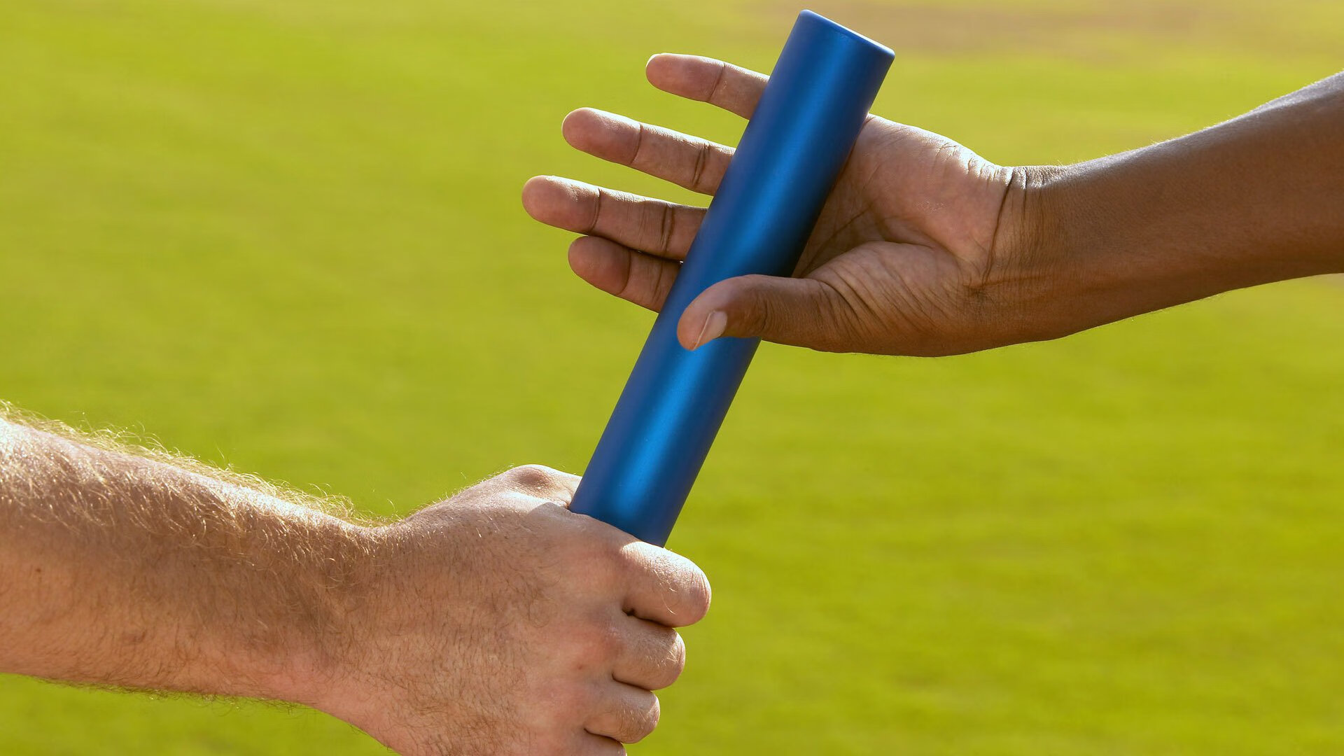 英雄联盟全球总决赛，巅峰对决引爆电竞热潮