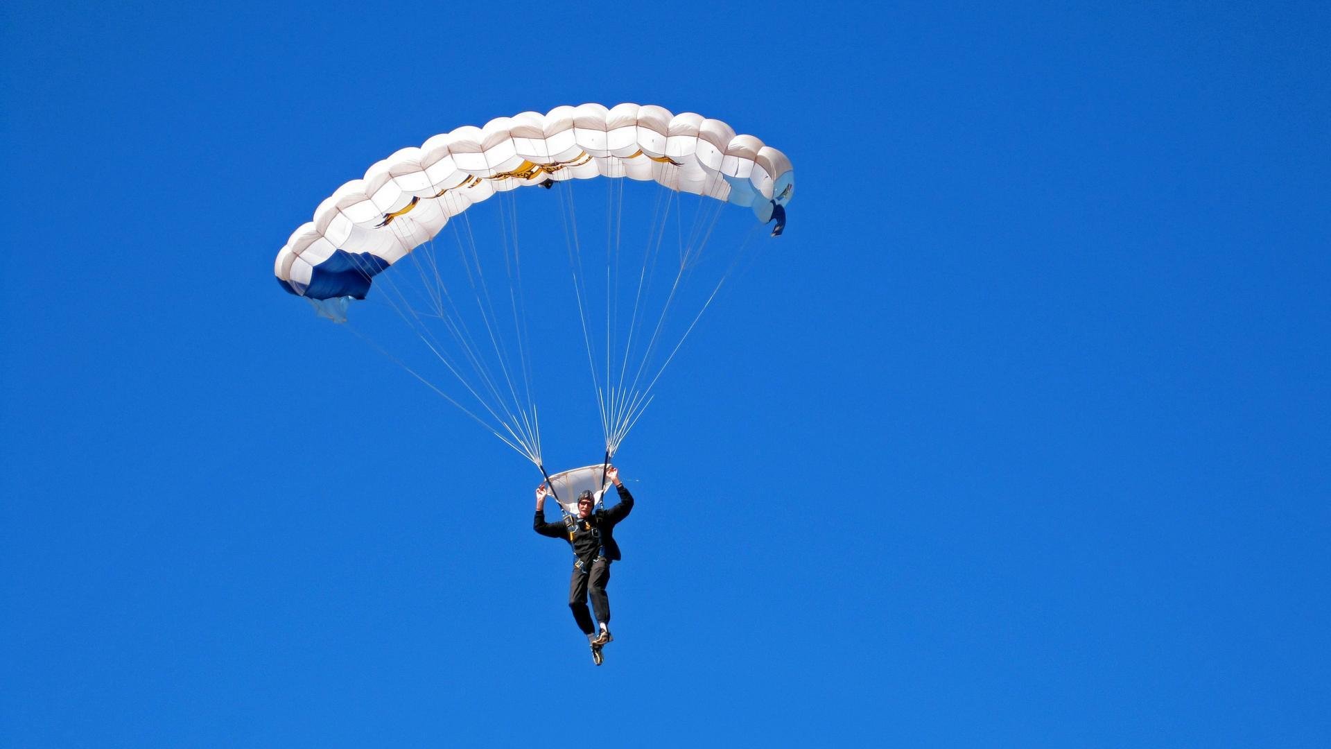 阿尔卡拉斯逆转夺冠,美网见证新王登基